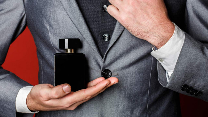 汗っかき男性必見 夏場の体臭を今すぐ抑える方法と汗対策まとめ Posibig ポジビッグ