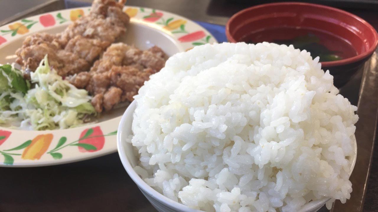 デカ盛り学食 青山学院大学青山キャンパス学生食堂 イチナナ Posibig ポジビッグ